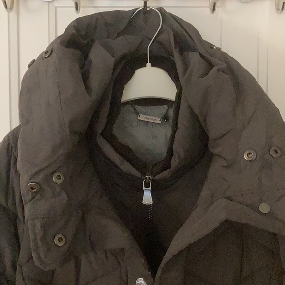 Calvin Klein puffy winter coat, size M - Picture 4 of 7